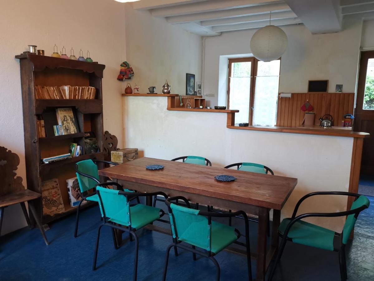 Gite Des Petites Ruelles : Familial Et Chaleureux Trôo Zewnętrze zdjęcie